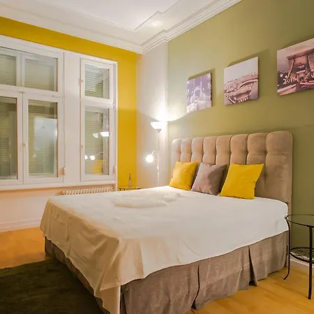 Eliza Studio In The Center Apartment *