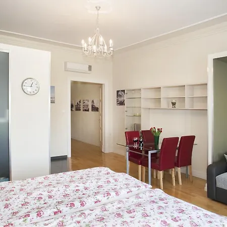 Eliza Studio In The Center Budapest